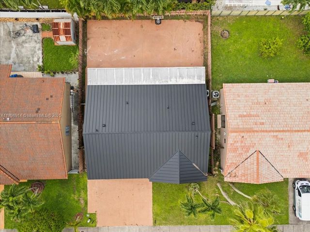 15327 SW 179th Ter, Miami, FL 33187