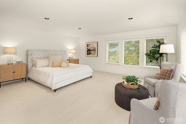 816 100th Avenue SE, Bellevue, WA 98004