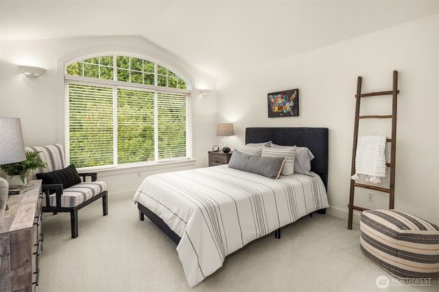 816 100th Avenue SE, Bellevue, WA 98004