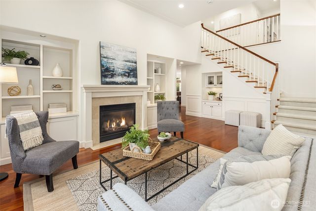 816 100th Avenue SE, Bellevue, WA 98004