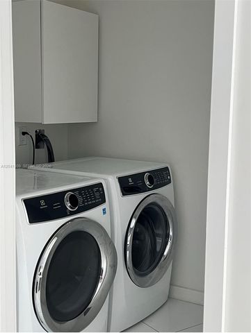 851 NE 1st Ave 3803, Miami, FL 33132