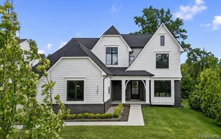 7303 Brookside Village Court, Bloomfield Hills, MI 48301