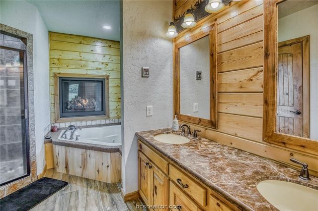 18581 William Penn Road, Washington, TX 77880