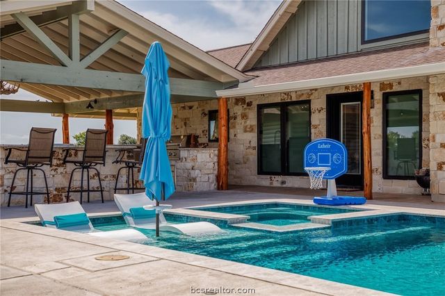 18581 William Penn Road, Washington, TX 77880