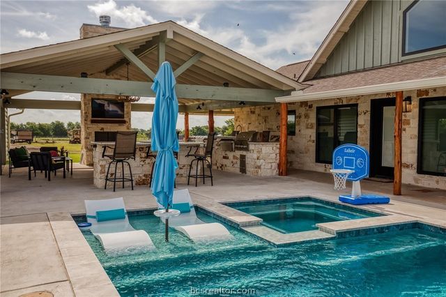 18581 William Penn Road, Washington, TX 77880