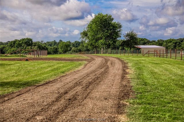 18581 William Penn Road, Washington, TX 77880