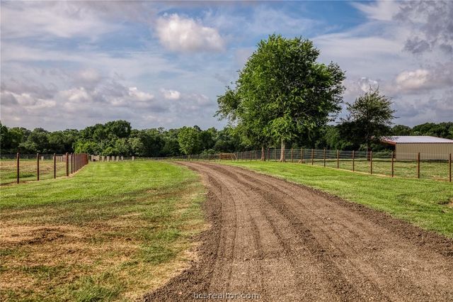 18581 William Penn Road, Washington, TX 77880