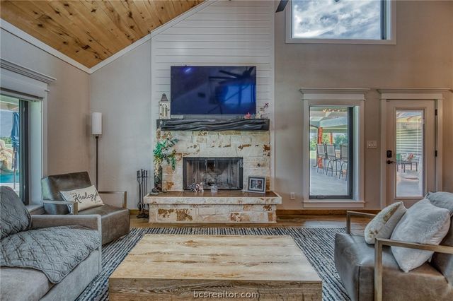 18581 William Penn Road, Washington, TX 77880