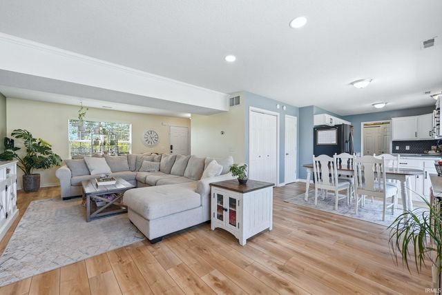 8834 Shearwater Pass, Fort Wayne, IN 46825