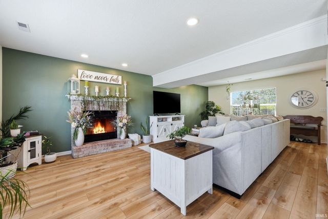 8834 Shearwater Pass, Fort Wayne, IN 46825