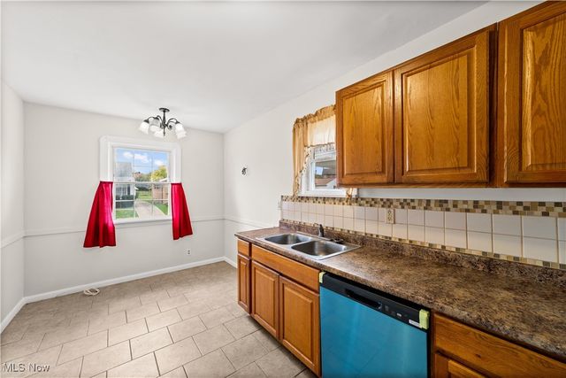 11813 Willard Avenue, Garfield Heights, OH 44125