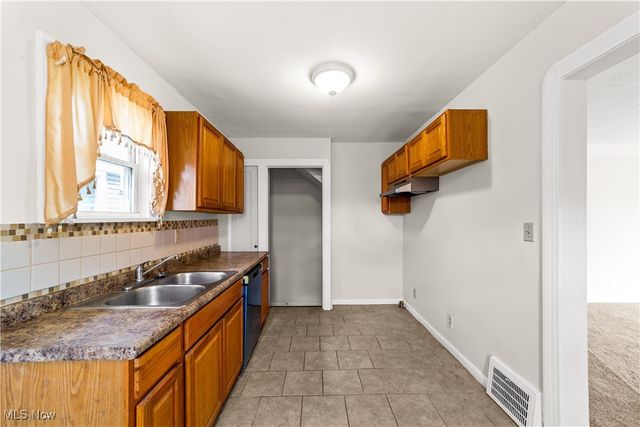 11813 Willard Avenue, Garfield Heights, OH 44125