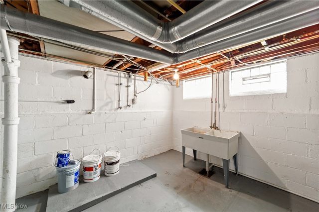 11813 Willard Avenue, Garfield Heights, OH 44125