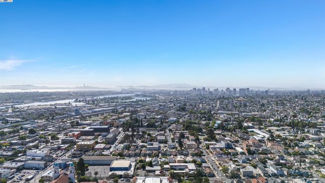 1564 Bridge Ave, Oakland, CA 94601