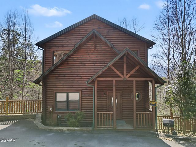 727 Mountain Stream Way, Gatlinburg, TN 37738