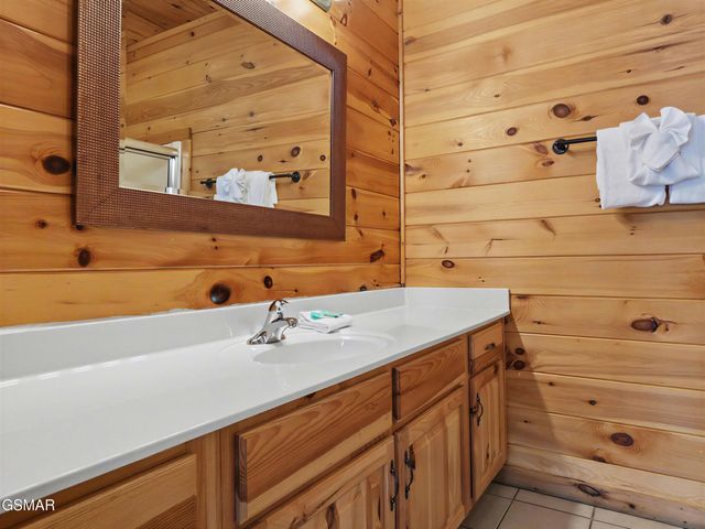 727 Mountain Stream Way, Gatlinburg, TN 37738