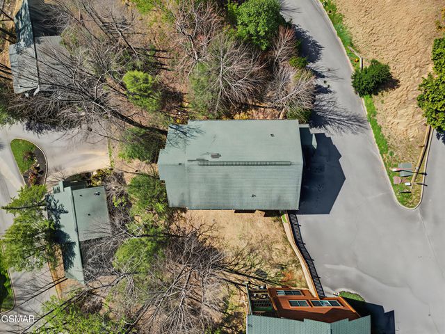 727 Mountain Stream Way, Gatlinburg, TN 37738