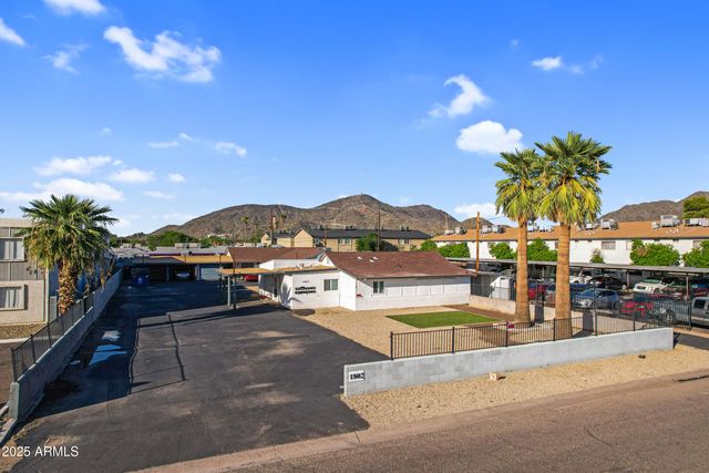 1802 W VOGEL Avenue, Phoenix, AZ 85021