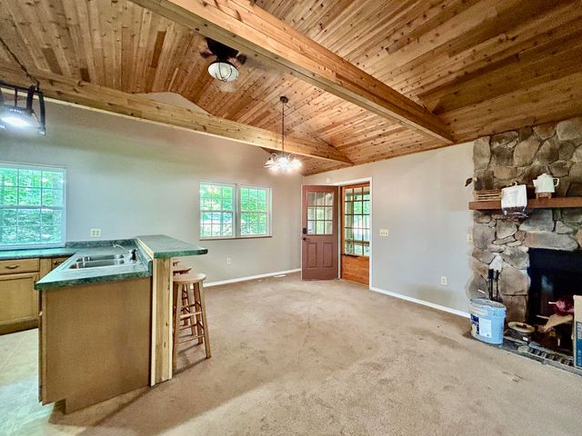 302 Lakeview Avenue, Burnside, KY 42519