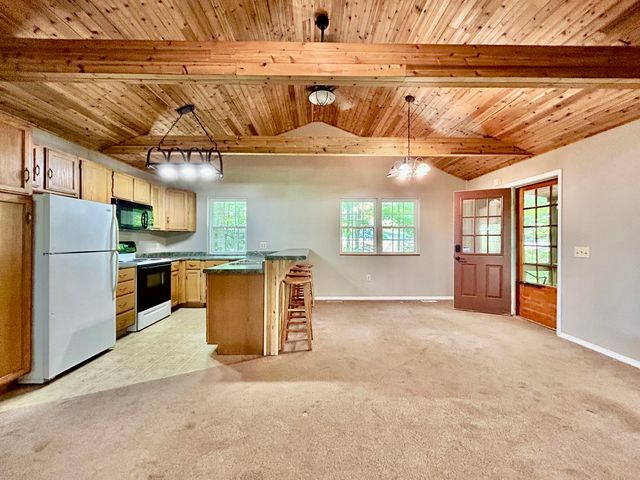 302 Lakeview Avenue, Burnside, KY 42519