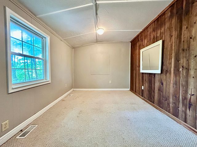 302 Lakeview Avenue, Burnside, KY 42519