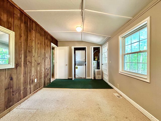 302 Lakeview Avenue, Burnside, KY 42519