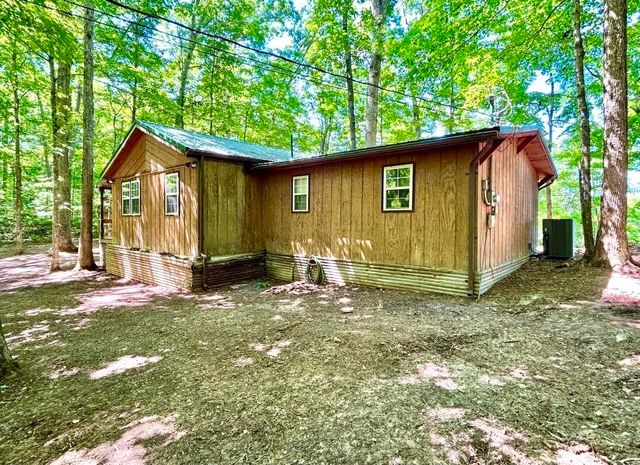 302 Lakeview Avenue, Burnside, KY 42519