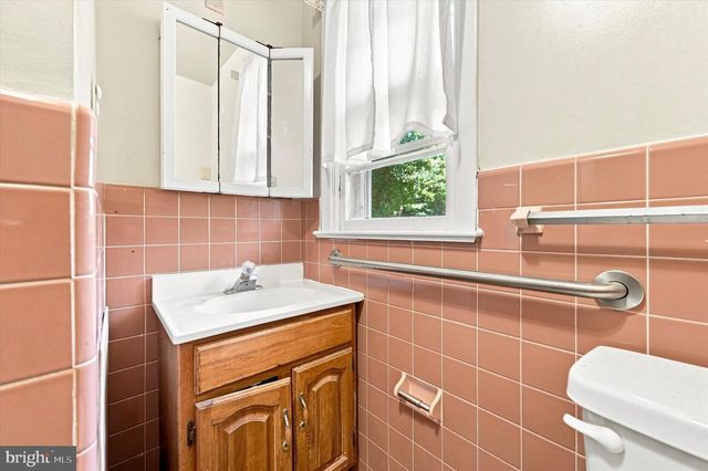 2745 EDGE HILL RD, Huntingdon Valley, PA 19006