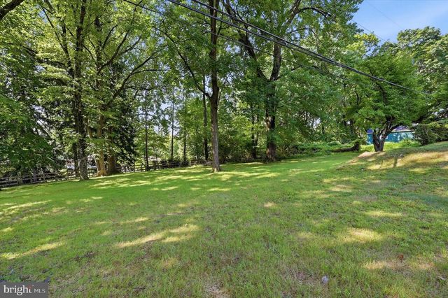 2745 EDGE HILL RD, Huntingdon Valley, PA 19006