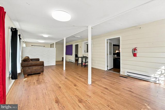 2745 EDGE HILL RD, Huntingdon Valley, PA 19006