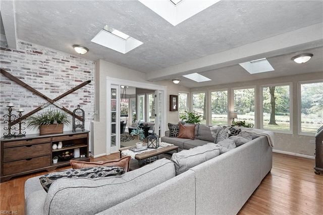 112 Earl ST, Seaford, VA 23696