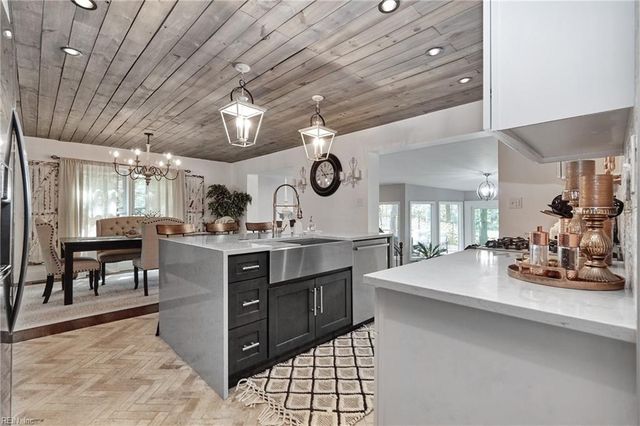 112 Earl ST, Seaford, VA 23696