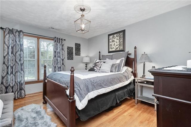 112 Earl ST, Seaford, VA 23696