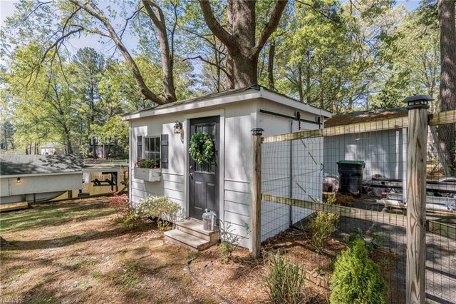112 Earl ST, Seaford, VA 23696