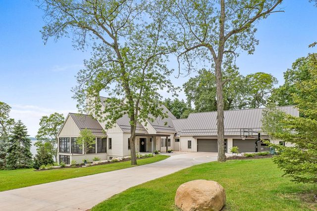 W1971 Belle Mapps Court, Green Lake, WI 54941