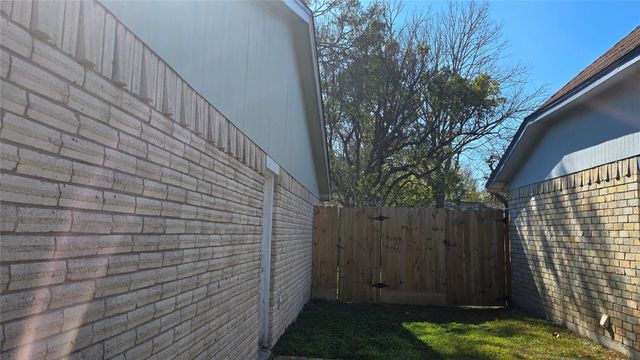 6125 Brookdale Drive, League City, TX 77573