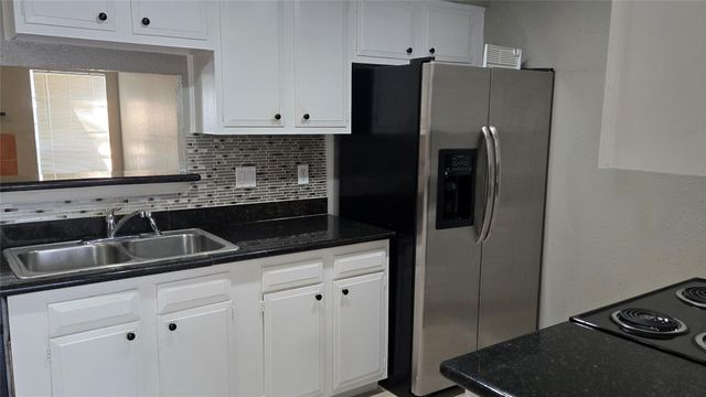6125 Brookdale Drive, League City, TX 77573