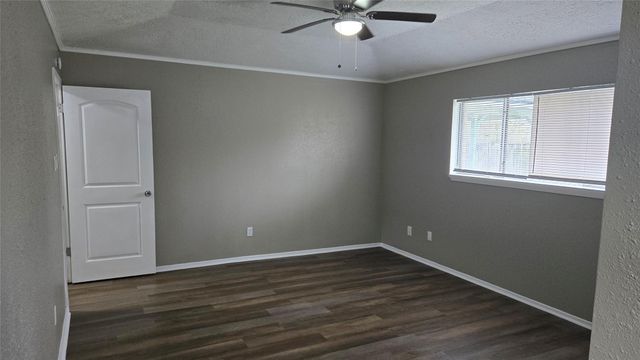 6125 Brookdale Drive, League City, TX 77573