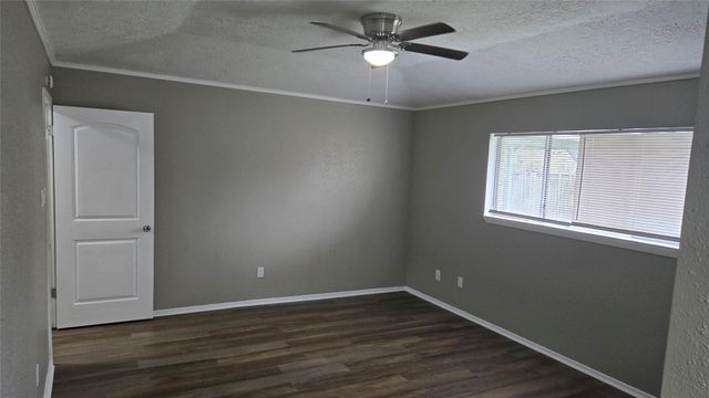 6125 Brookdale Drive, League City, TX 77573