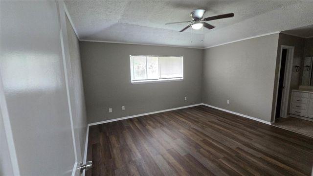 6125 Brookdale Drive, League City, TX 77573