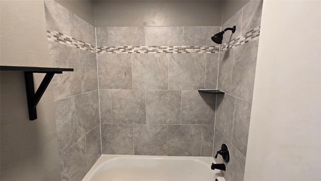 6125 Brookdale Drive, League City, TX 77573