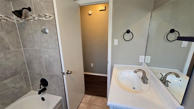 6125 Brookdale Drive, League City, TX 77573