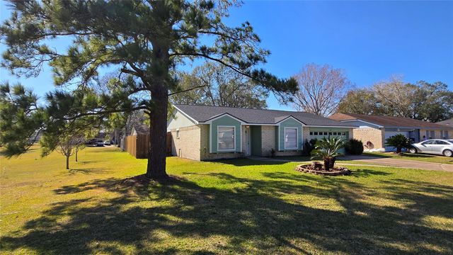 6125 Brookdale Drive, League City, TX 77573