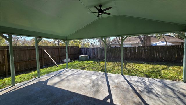 6125 Brookdale Drive, League City, TX 77573