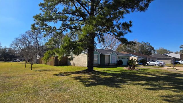 6125 Brookdale Drive, League City, TX 77573