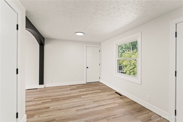 1015 Van Arden Drive, Vandalia, OH 45377