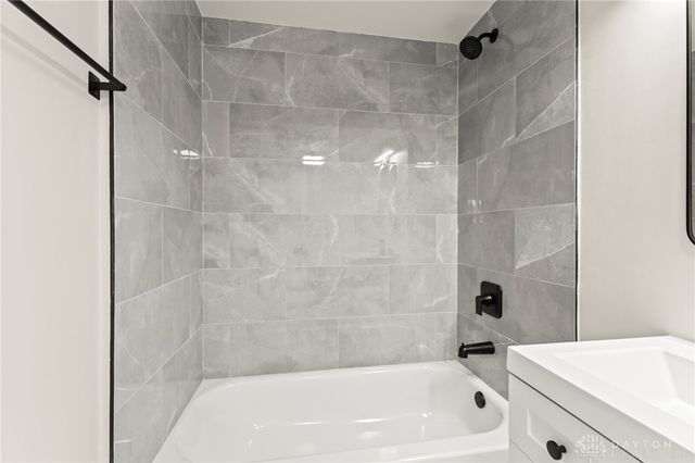 1015 Van Arden Drive, Vandalia, OH 45377