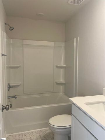 110 Wyndham Way, Laurens, SC 29360