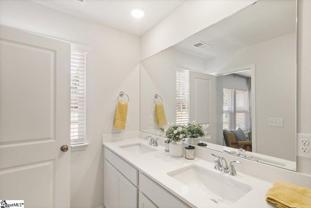 110 Wyndham Way, Laurens, SC 29360