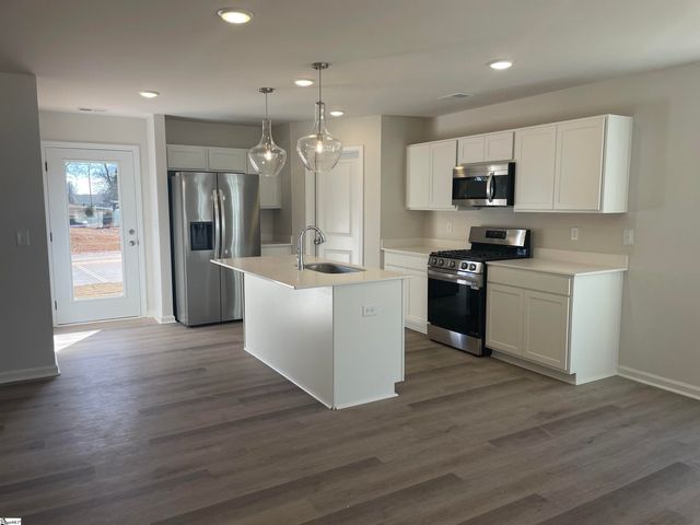 110 Wyndham Way, Laurens, SC 29360